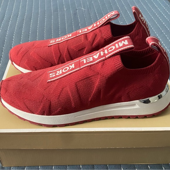 Michael Kors Bodie Slip On - Picture 5 of 6